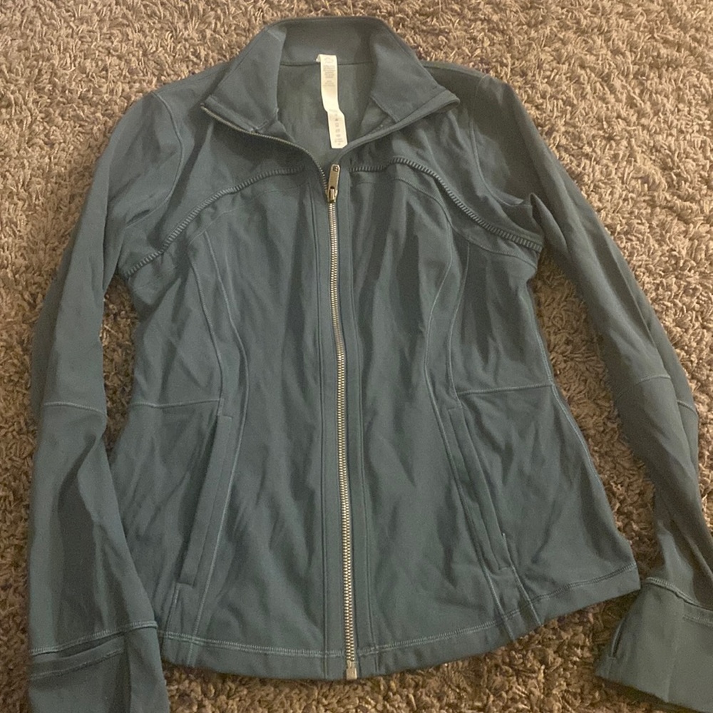 Track jacket. Fitted